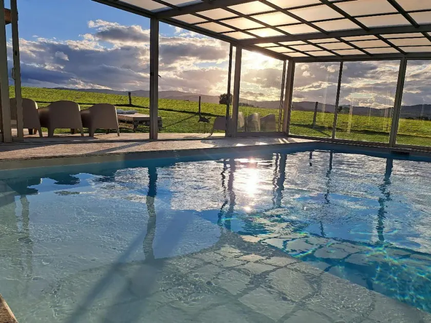 Authentic House with Spa and Pets Allowed - Image 1