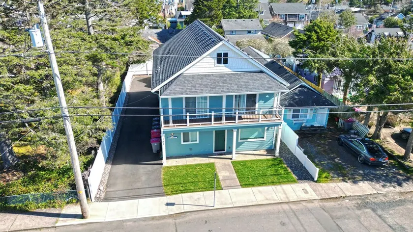 GONE COASTAL at Seaside Beach - Pet Friendly!! NEW LISTING!! - Image 1