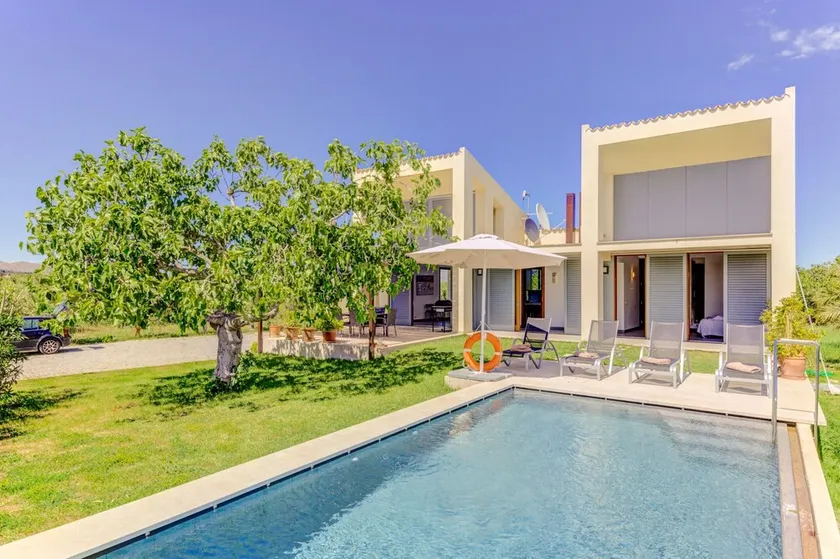 Vertent for four persons wih pool - Image 1