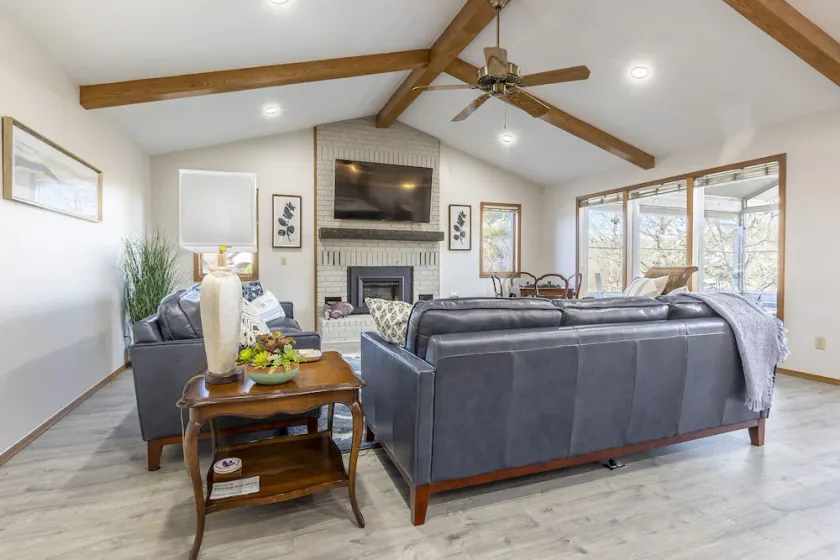 3bd Tranquil Lakefront Escape, Private Dock  - Image 1