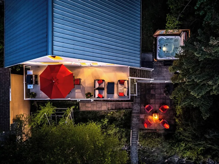 Lakefront Retreat on Pigeon Lake Hot Tub+Starlink. - Image 1