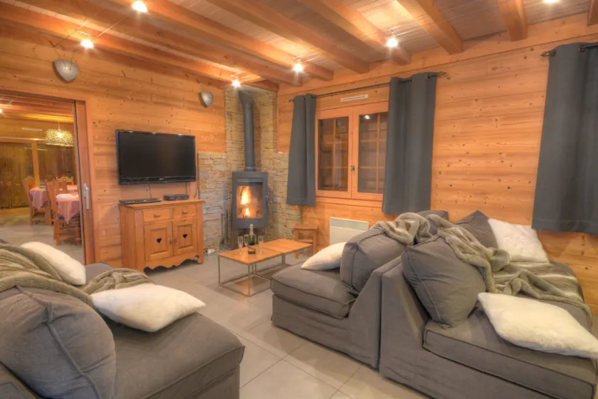 Chalet de charme au calme 15 pers 8 ch 8 sdb, sauna, village & télécabine à pied - Image 1