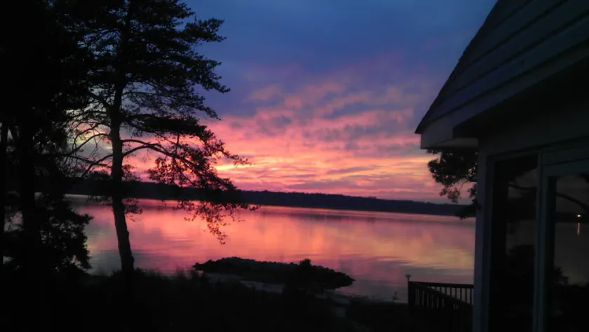 Mysig stuga Getaway med vackra solnedgångar på York River, några minuter från Yorktown - Image 1