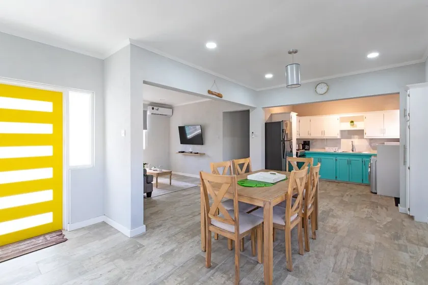 Feliz-City | 3BR near St Lawrence Gap and beach - Image 1