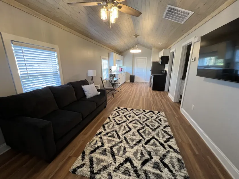 Beautiful home near Clemson - Image 1
