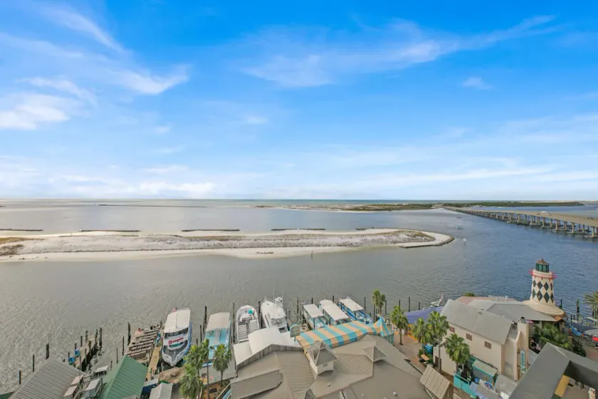Emerald Grande ❤️❤️ 7th Floor Corner Unit 😎😎 Wrap Around Balcony 🐠🐠 EV Chargers 🦀🦀 - Image 1