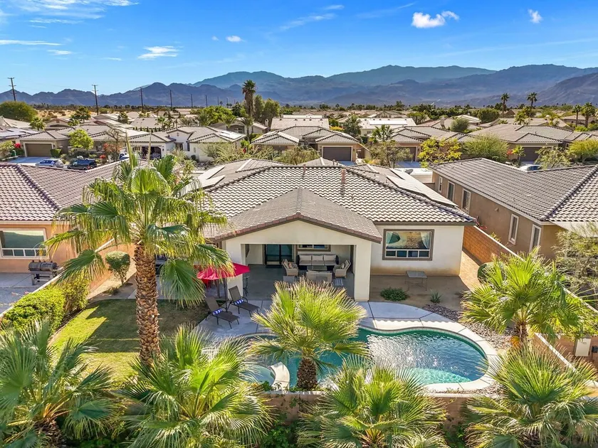 Elegant Desert Luxury 4 Bedroom Home - Image 1