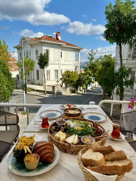 Palm Villa Büyükada - Image 1