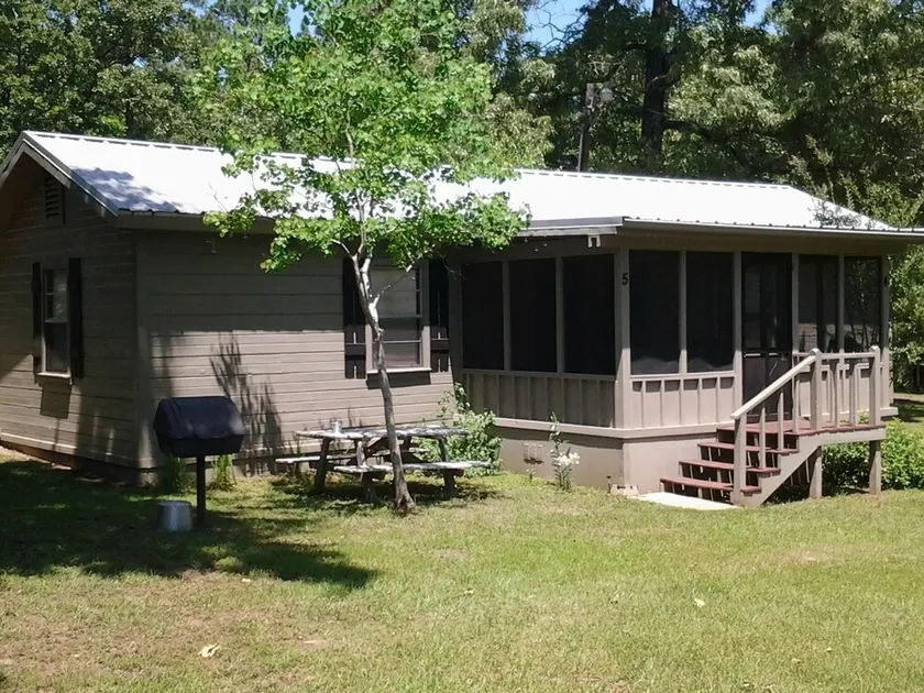 Cabane pittoresque sur le lac Sam Rayburn, TX - Cabine 5 - Image 1