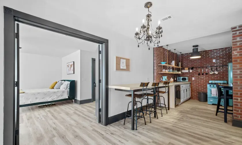 Beautifully renovated 1800 SF home where modern amenities meet classic style . - Image 1
