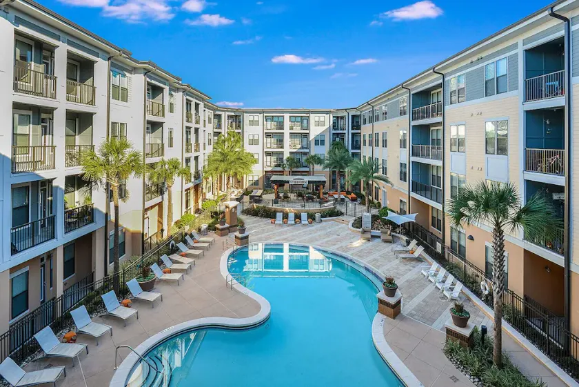 Beautiful Luxury Condo IN Downtown Orlando - Image 1
