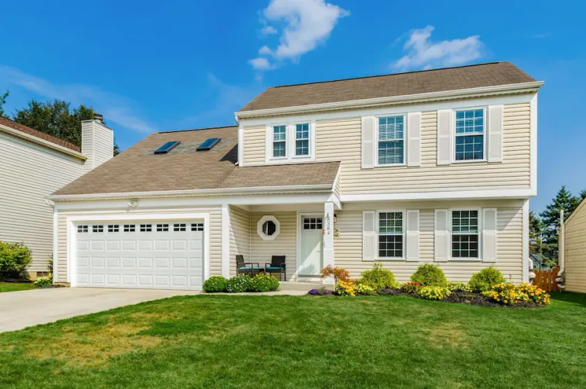 Fully updated w/Large great room for family time, game room, Close to Zoo! - Image 1