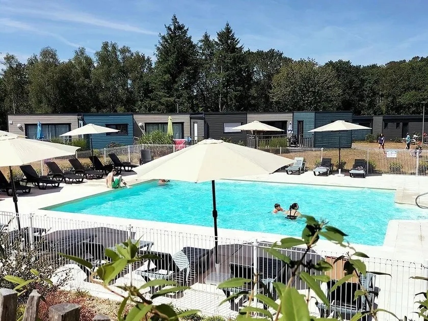 ZEcamping 3 étoiles animaux acceptés piscine et restaurant - Image 1