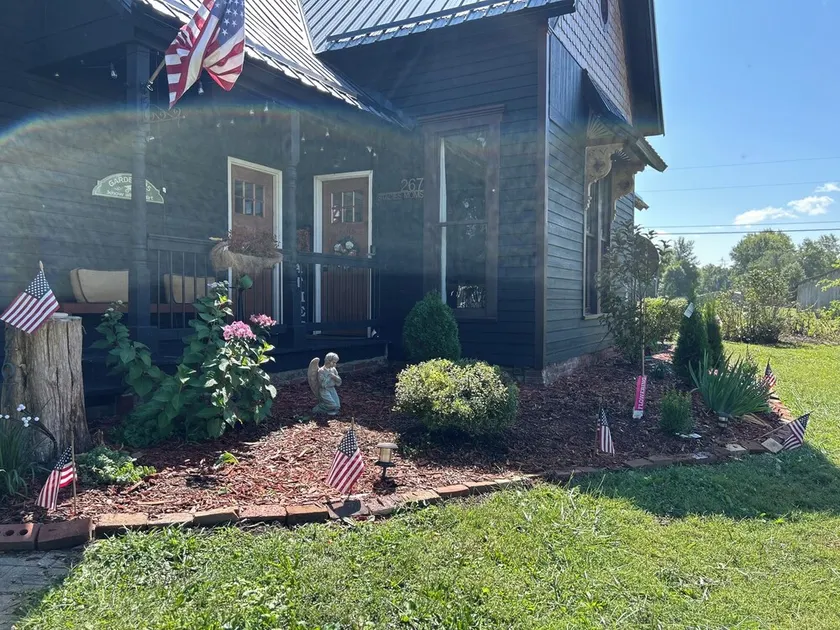Sleeps 12 • Sauna • Firepit • Minutes to Turkey Run - Image 1
