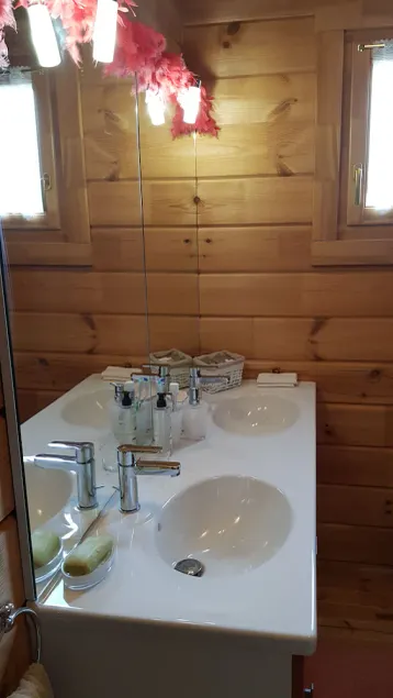 WELLNESS AND REST IN THE COUNTRYSIDE IN A WOODEN HOUSE - Image 1