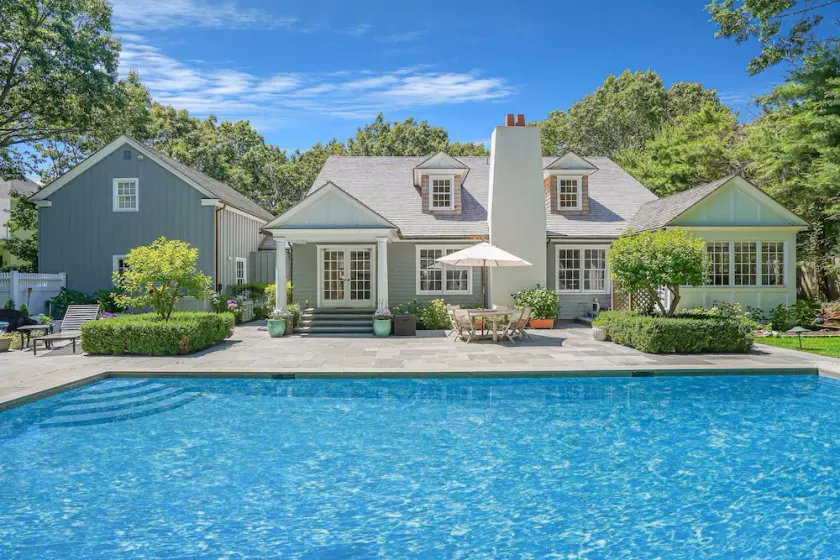 LUXE Fam & Child Friendly 5 Bed Pool + Playground + Firepit + Beach Gear + BBQ - Image 1