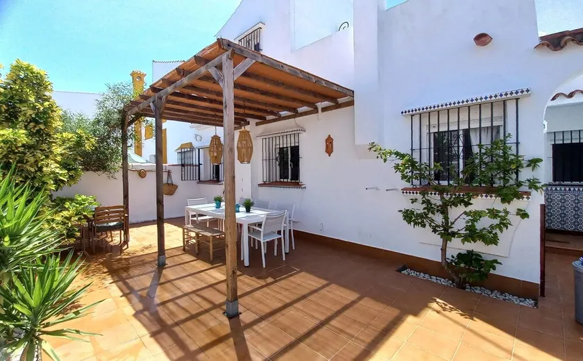 Ausgezeichnetes Stadthaus in La Barrosa - Image 1