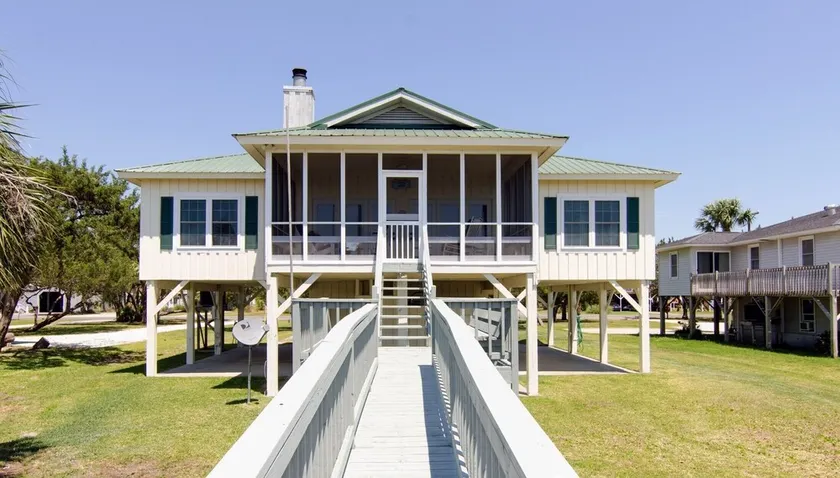 Sound Choice:Oceanfront Home;Sunset Views/Dolphin Sightings on St. Helena Sound; Screened Porch - Image 1