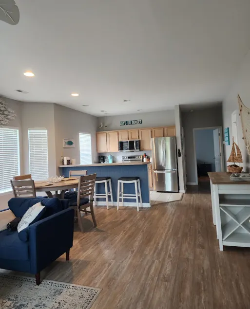 Golf, Beach, Dining, Shopping this Condo Has It All - Image 1