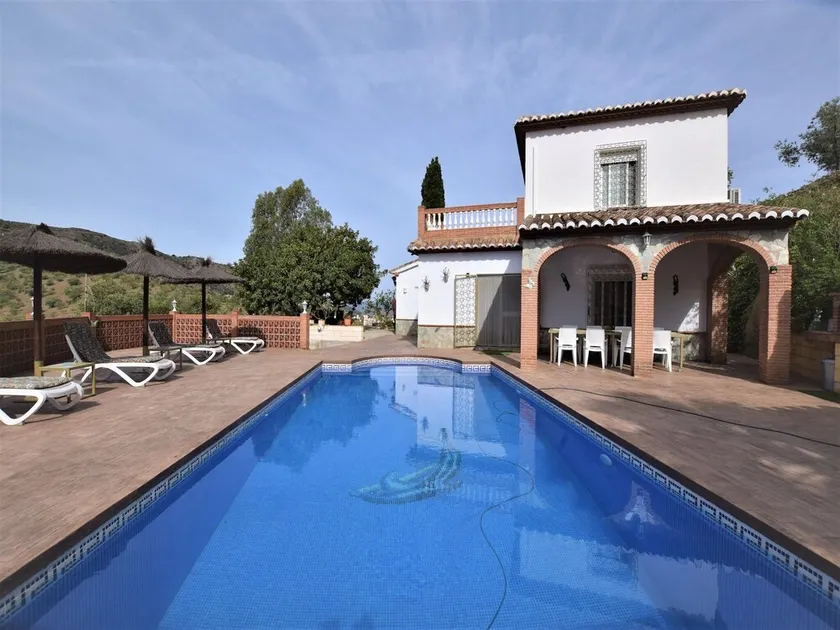 Villa Mariposa in Spains Sunny Paradise - Image 1