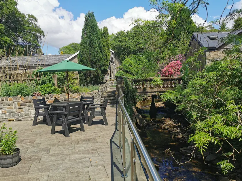 Nant y Plas - sleeps 2 guests  in 1 bedroom - Image 1