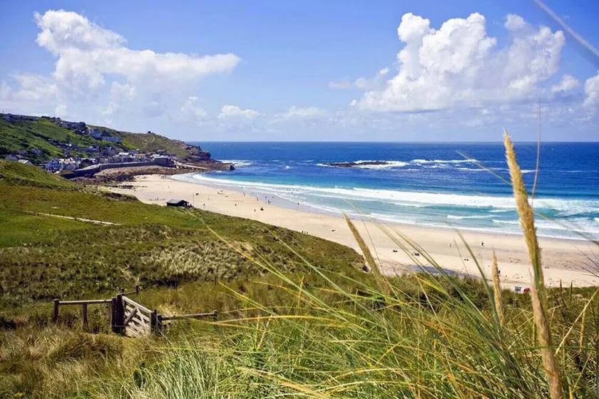 The Studio Beach Cottage Sea views Garden Amazing Location - Image 1