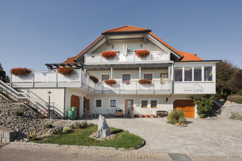 Pension in a fantastic location with mountain views - Image 1