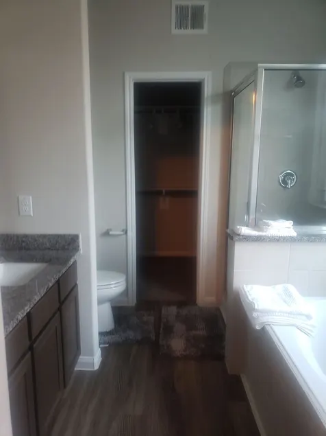 Fully furnished  House - Image 1
