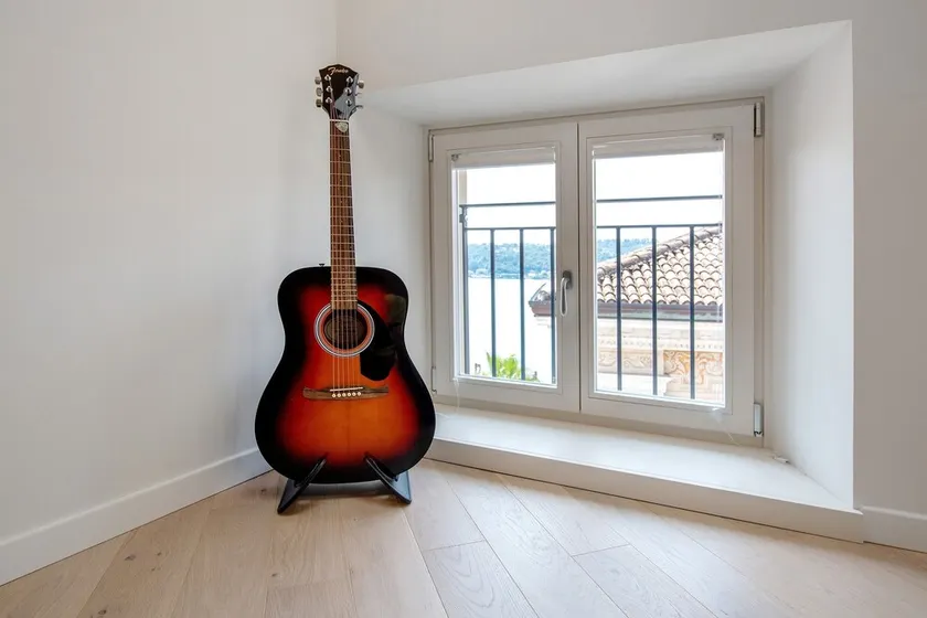 Apartamento 'Piso 5' con vistas al lago, Wi-Fi y aire acondicionado - Image 1
