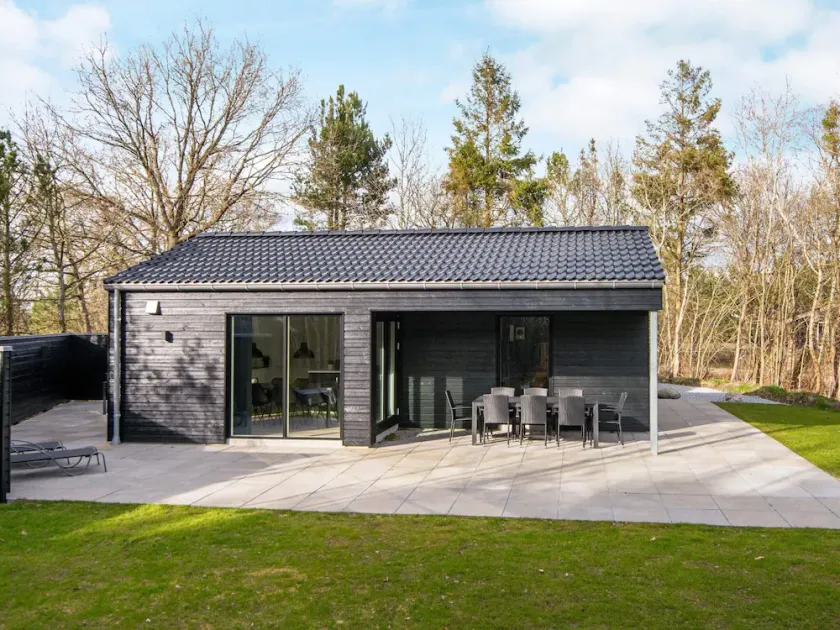 Luxury Lakeside Retreat-by Traum - Image 1