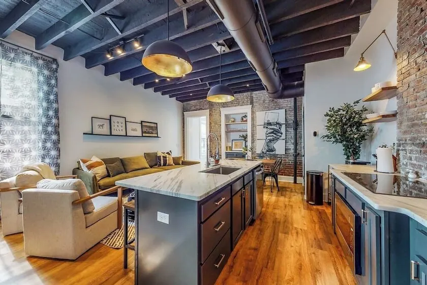 Luxury 8 Bed/4 Ba NuLu Home Private yard/parking - Image 1