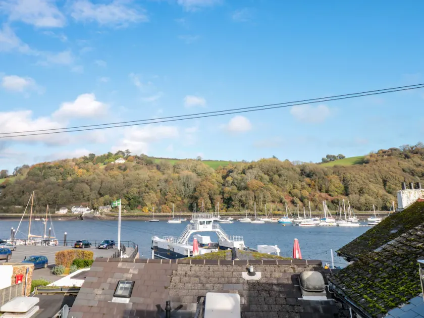 ALOFT, romantic, with a garden in Dartmouth - Image 1
