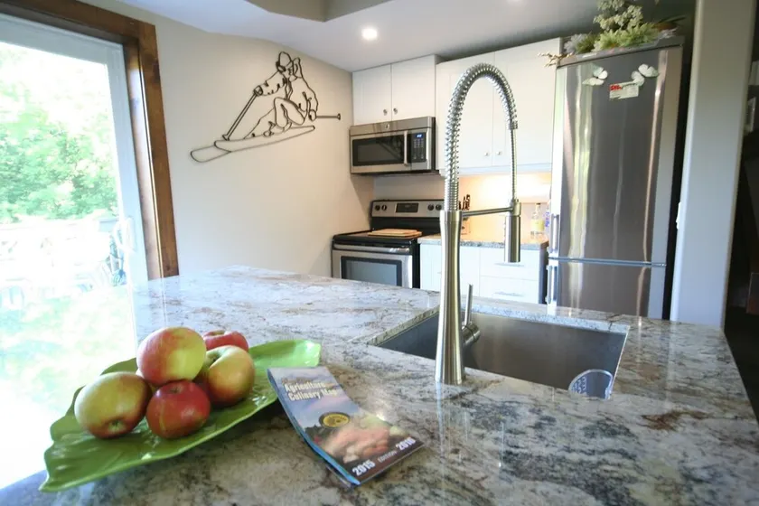 Rustic & Relaxing Chalet, chaleureux et convivial, proche de tout. - Image 1