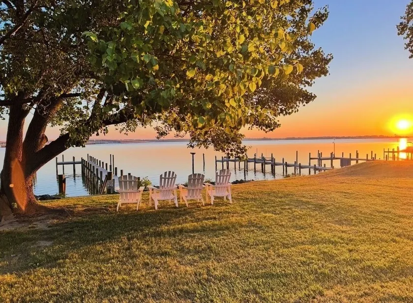 The Water's Edge Rental Cambridge, Md - sleeps 10, 4 bedrooms - Image 1