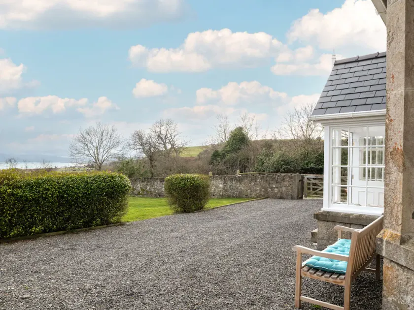 FLAGSTAFF, family friendly, character holiday cottage in Beaumaris - Image 1