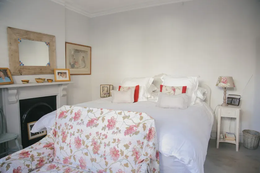 Appartement de deux chambres avec jardin à Fulham, à proximité des transports et des commerces. - Image 1