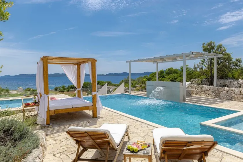 Villa Oasis, 5 chambres, piscine chauffée, jacuzzi, front de mer - Image 1