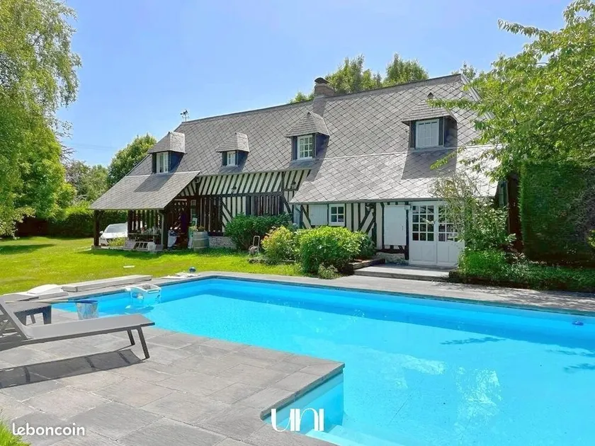 Property 20km from Deauville: 2 holiday homes, a leisure room - Image 1