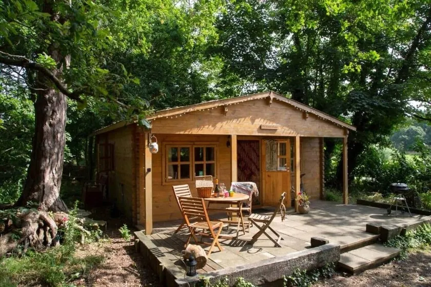 Woodland lodge - Image 1