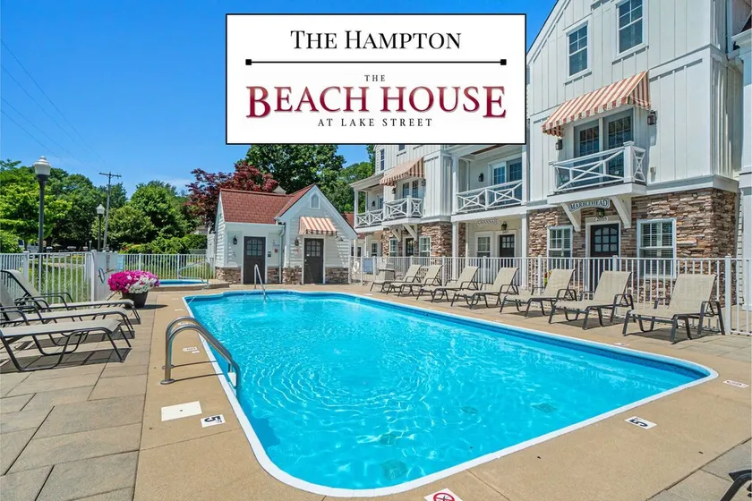 The Hampton: 2BR Beachy Townhome Sleeps 8 | Pool, Hot Tub, Free Golf, Near Lake Michigan - Image 1