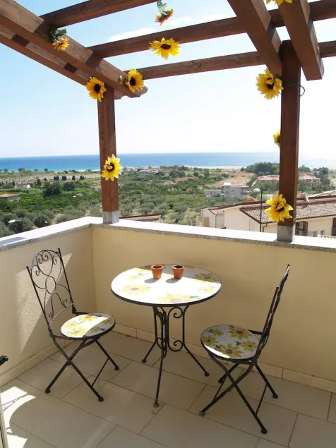 Casa con vista panoramica sul mare e sulle montagne - Image 1