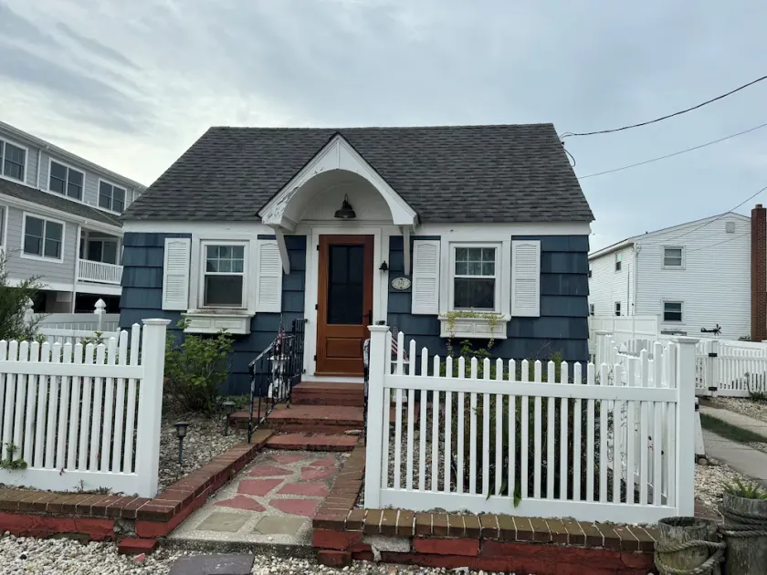 Cape May Fisherman's Cottage Beliggende på den historiske Yacht Avenue i Cape May - Image 1