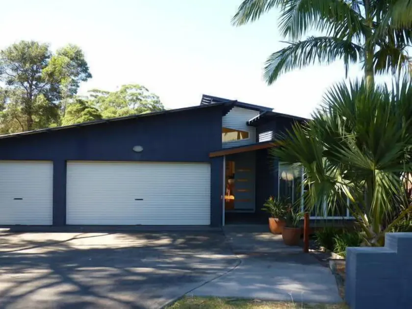 Leo Beach House Narrawallee - Image 1