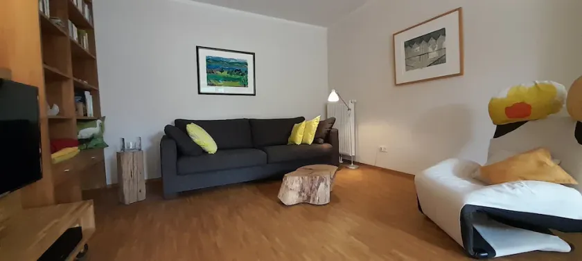 Luxurious apartment (2 rooms; 70 sqm; terrace; garden; air conditioning...) - Image 1