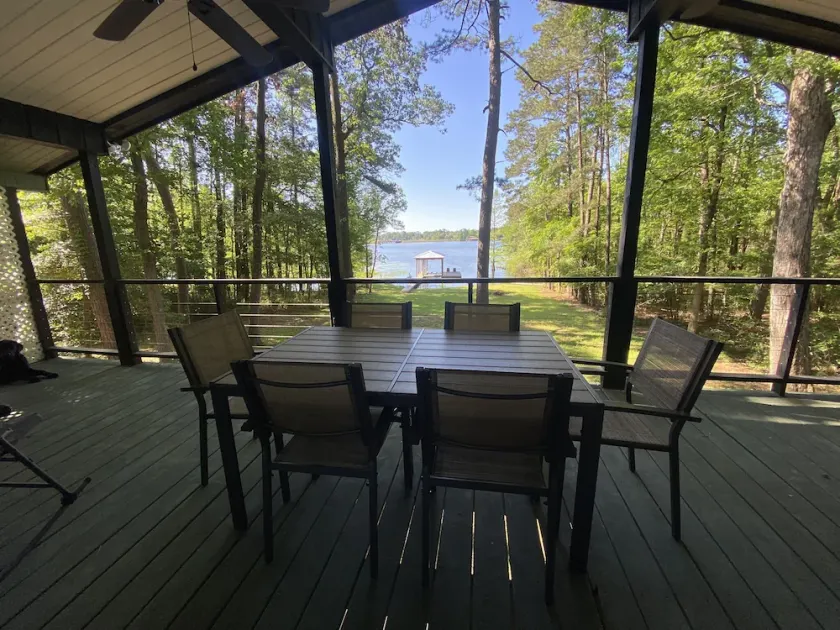Shore Thing Waterfront Home with private covered boat dock on Toledo Bend - Image 1