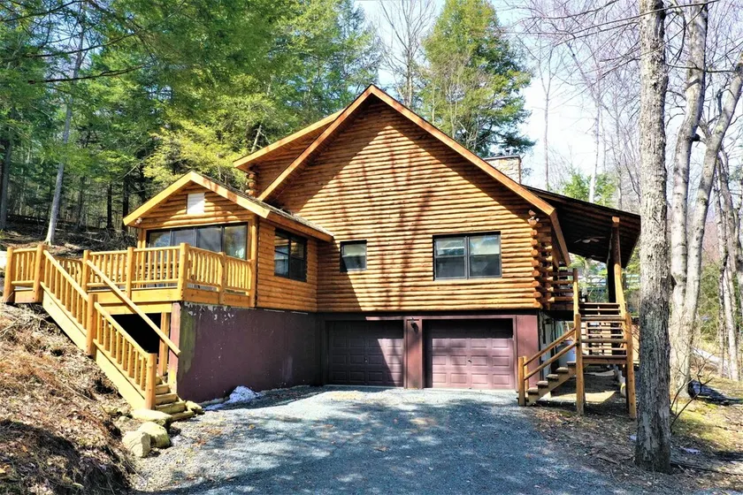 Log Home med 172 fødder af Lake Front og Dock / Saratoga er 20 Miles væk - Image 1