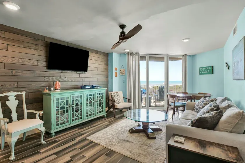 Newly remodeled, adorable 2 bedroom oceanfront condo - Image 1