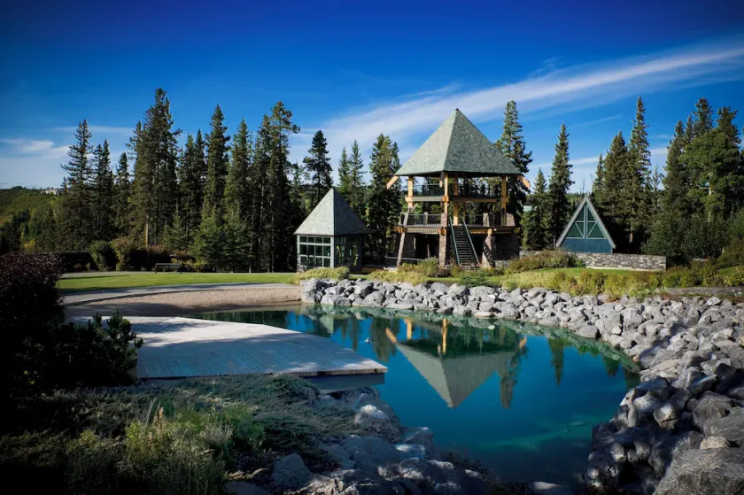 Azuridge Estate Hotel - Image 1