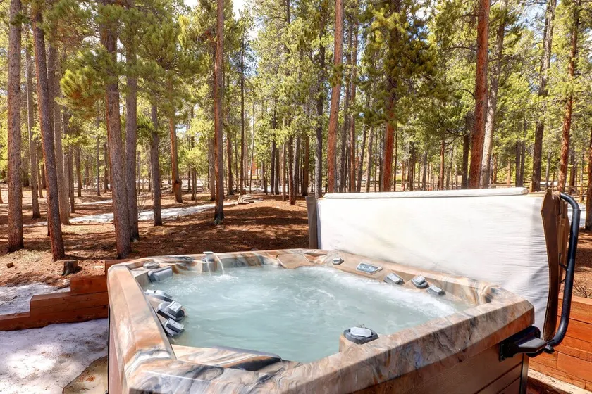 Private Mountain Retreat w Hot Tub Games &Views - Image 1