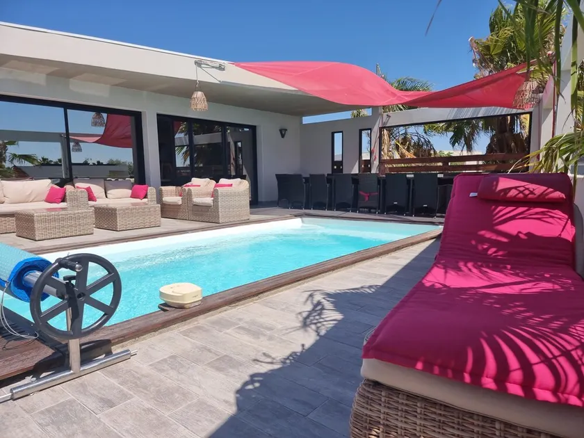 Villa PHAROS à 100m plage, 400m², piscine chauffée, jacuzzi, sauna, vélos - Image 1